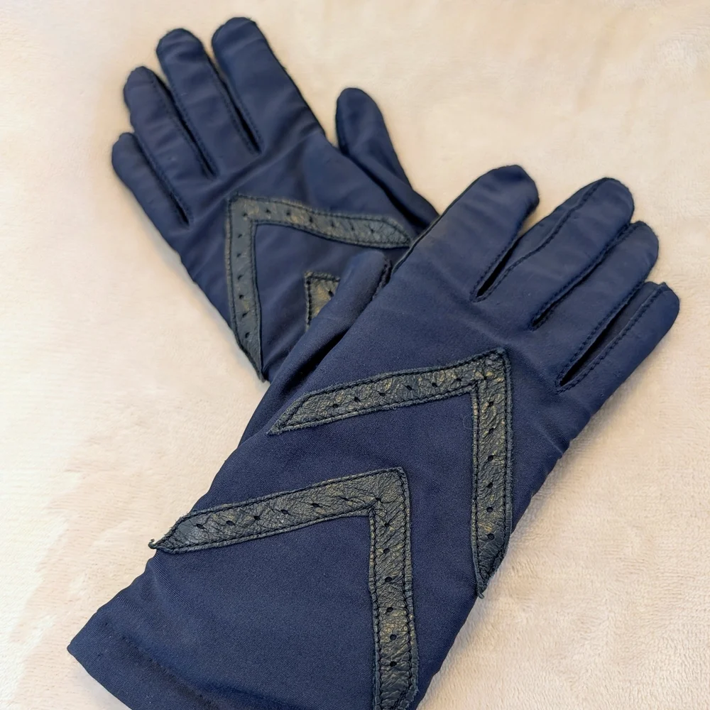 Vintage Iso-toner Warm-up Gloves By Aris Navy Faux Leather Chevron Accents